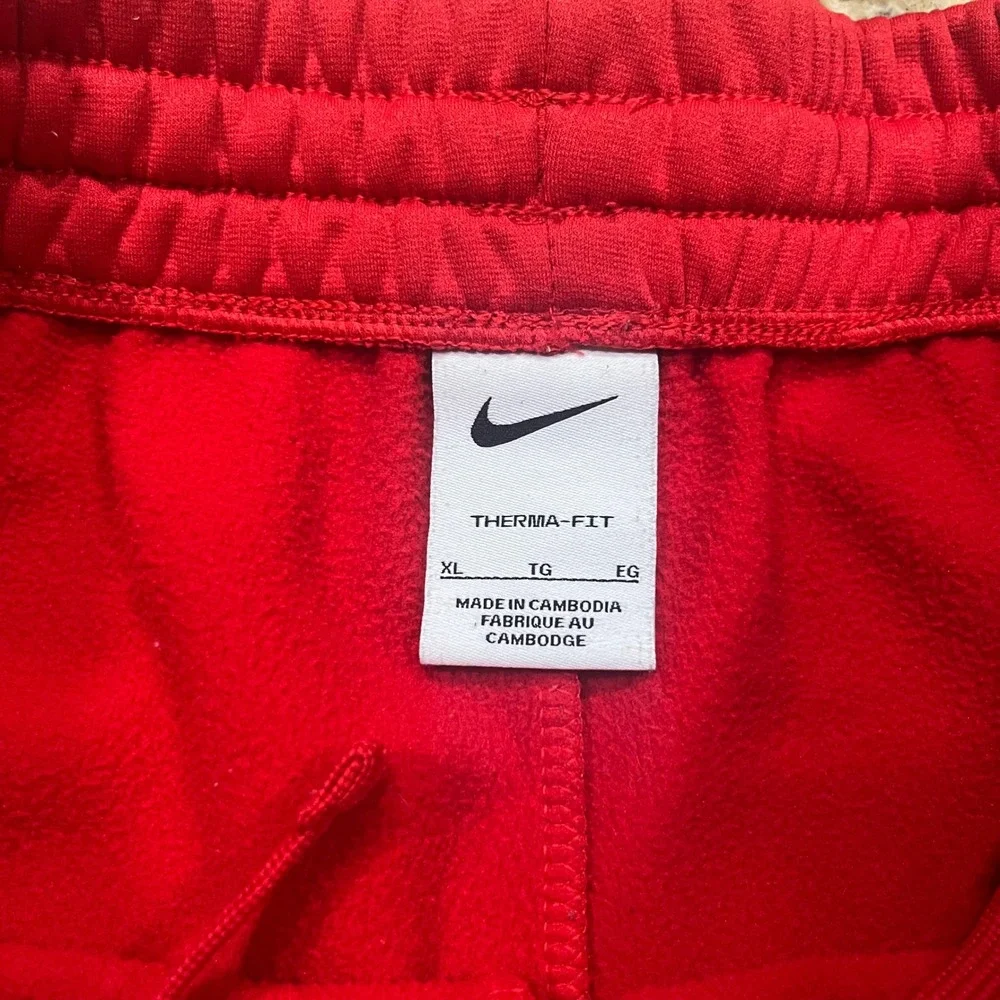 Nike Therma-FIT Red Fleece Joggers Sweatpants Boy XL Boys Girls